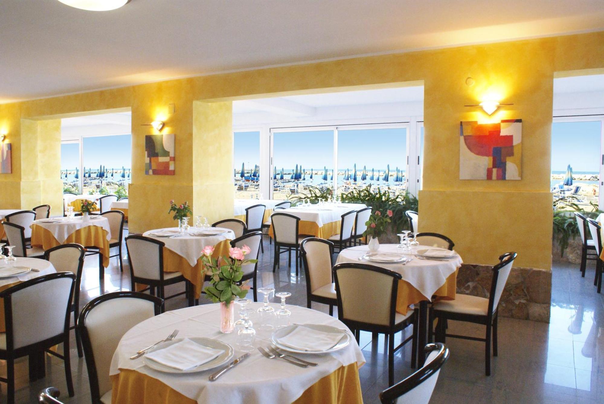 Hotel Strand Marina Di Montenero Ngoại thất bức ảnh