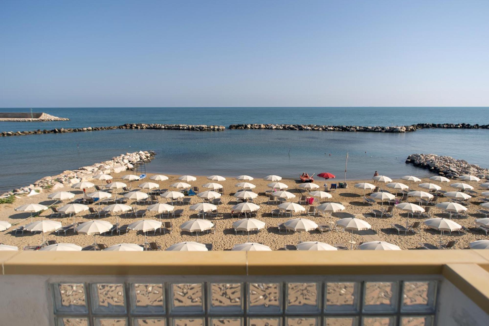 Hotel Strand Marina Di Montenero Ngoại thất bức ảnh