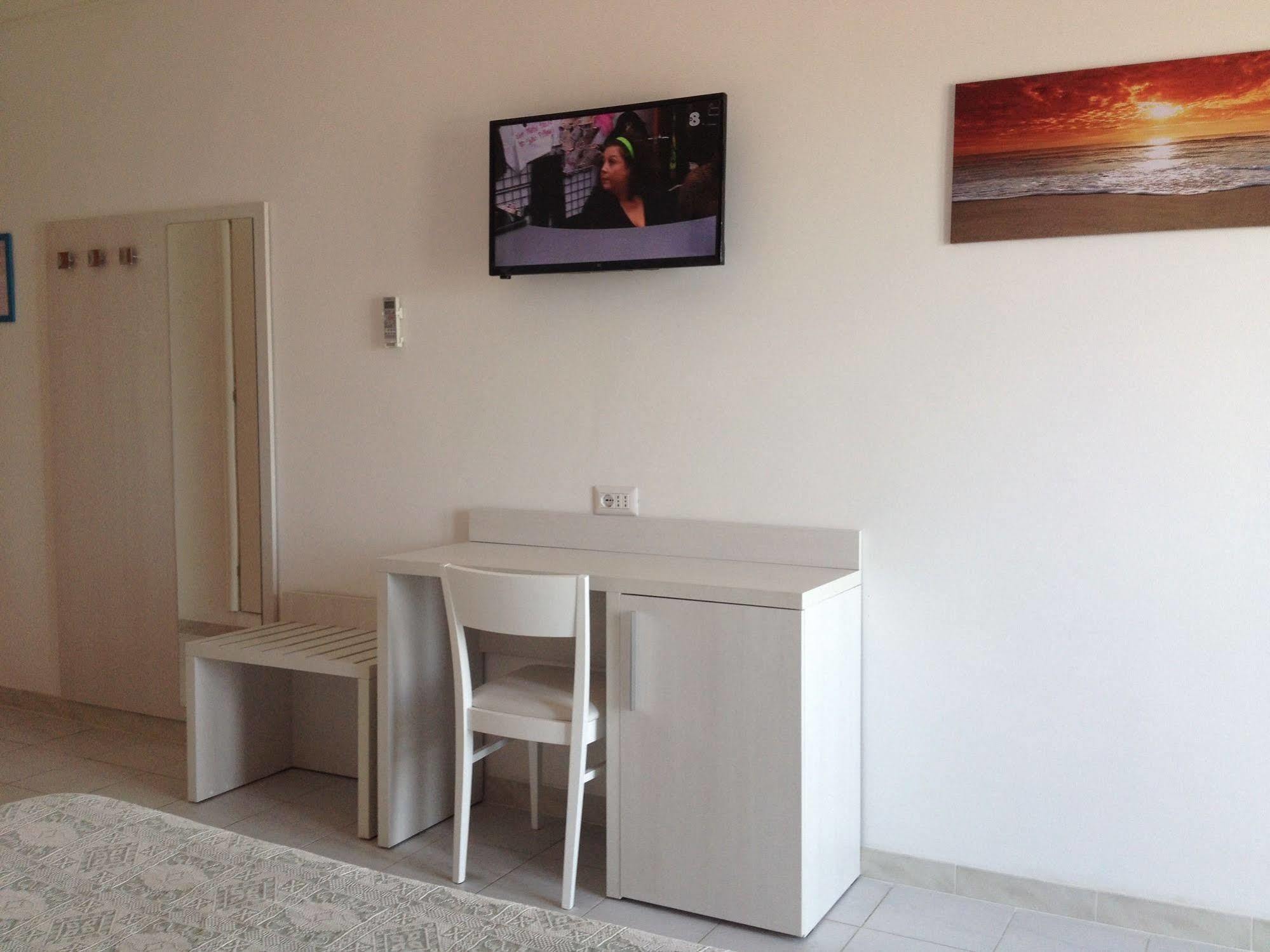 Hotel Strand Marina Di Montenero Ngoại thất bức ảnh